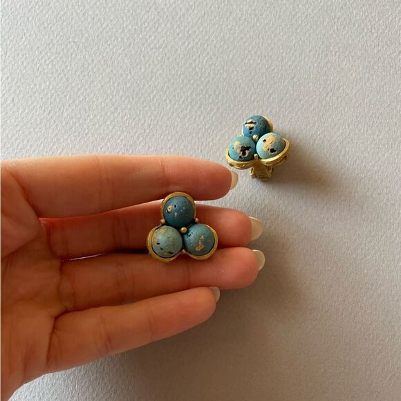 Gold and Blue Cluster Earrings M382 - Picture 3 of 3